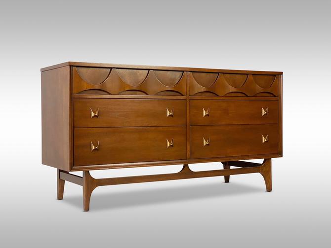 Broyhill Brasilia Walnut 6 Drawer Dresser (restored), Circa 1960s - *Please ask for a shipping quote before you buy. 