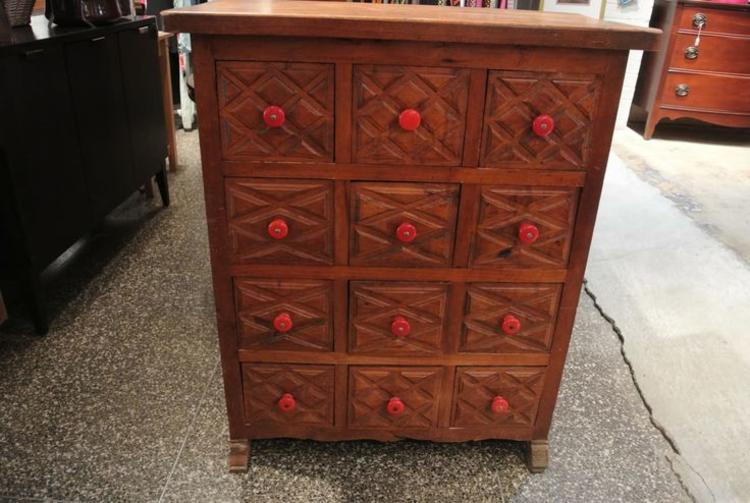 Small chest of drawers, cubbies