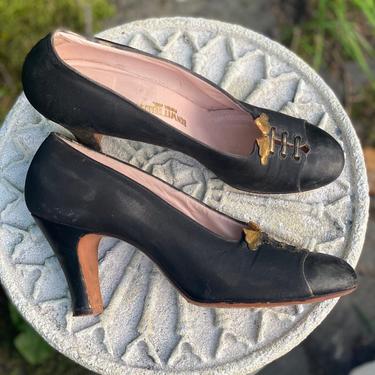 20s black sz 8.5 dance shoes  / vintage 1920s silk and gold leather flapper  high heels pumps 1930s 8.5 AA 
