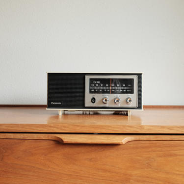 Vintage Panasonic Radio - 1970s Space Age Design, Model RE 6283 Made in Japan / Retro radio / Desk Radio 