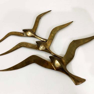 Vintage Brass Seagull Wall Hangings Three Flying Gulls Wall Plaque Sculpture MCM Beach Mid-Century Curtis Jere Inspired Ocean Bird 1970s 70s 