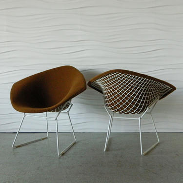 HA-17062 Bertoia Diamond Chairs