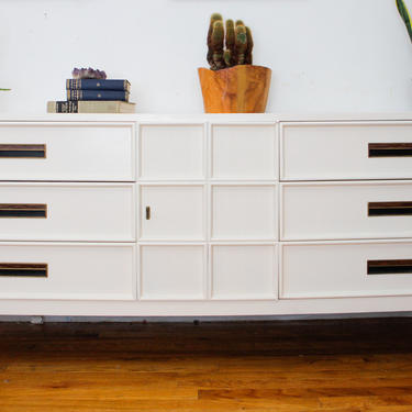 Mid Century Modern Painted Dresser, White Modern Dresser, Drexel Vintage Dresser, Changing Table, Credenza, Free NYC Delivery 