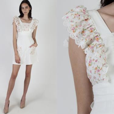 White Floral Pinafore Dress / Sexy Back Apron Dress / Empire Waist Sash Tie / Vintage 70s Ruffle Bib Eyelet Lace Mini Dress 