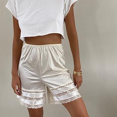 80s tap lounge shorts / vintage ivory white silky nylon long bloomer tap lingerie lounge lace trim shorts | M 