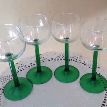 Lovely Vintage (4) Arcoroc France Wine Glasses set Green Stemmed 