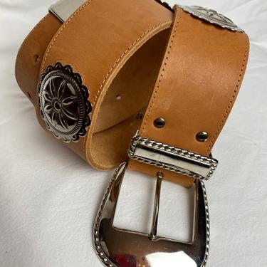 90’s chunky leather belt~ light honey brown belt with huge silver tone decorative buckle & hardware ~southwestern vibes excellent cond~ Med 