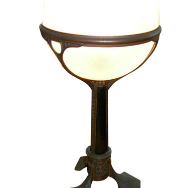  Extremely rare bronzed metal Art Nouveau to Arts Crafts Jugendstil style desk or table lamp