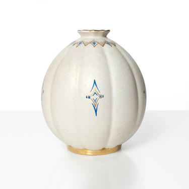 Josef Ekberg, Gustavsberg, Swedish Art Deco vase with pearl glaze.