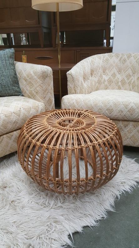 Vintage rattan pouf / ottoman in the style of Franco Albini