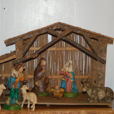 12 inch scale Paper Mache 11 piece Nativity Set / Creche with Stable - Italy ~ 1940 - 1970 ~ Large Stunning 12 Italian Nativity Set / Creche 