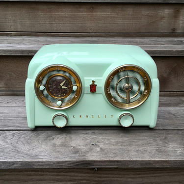 1951 Crosley D-25-GN Clock Radio with Alarm 