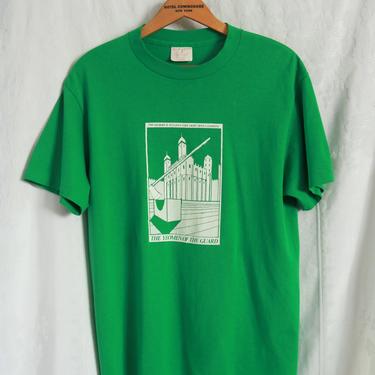 Vintage 1987 The Yeomen of the Guard Green Gilbert & Sullivan Single Stitch T-Shirt Opera Graphic Tee 