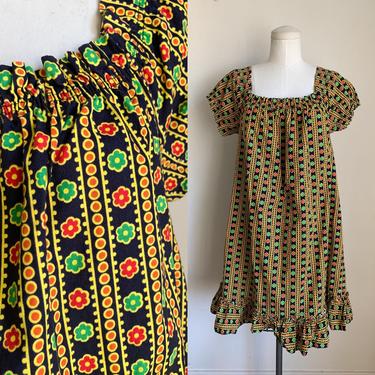 Vintage 1970s Daisy Print Babydoll Dress / M/L 