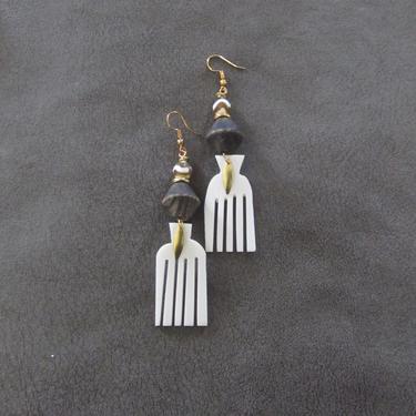 Carved bone comb earrings, afro pick earrings horn earrings, Afrocentric African earrings, bold statement earrings, Tibetan agate white 