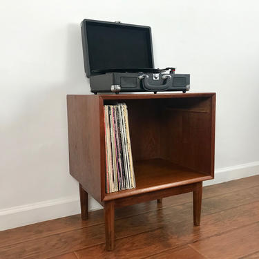MID CENTURY MODERN Record Player Stand/Record Album Storage/Nightstand 