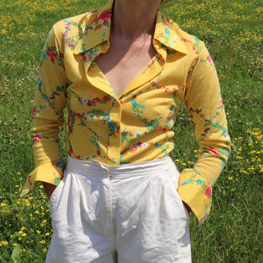 Vintage Floral Button Up Shirt / Long Sleeve Pointed Collar Blouse / 70's Yellow Bouquet Italian Top / Small 