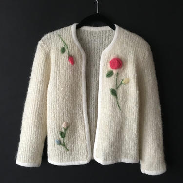 Vintage Cardigan Sweater / White Sweater with Pink Knit Roses / Vintage Loungewear / 1960s Sweater 