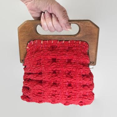 VINTAGE 1940s 1950s Knitted Red Chenille Handbag With Wooden Top Handles Frame | 40s 50s Handmade Knitting Purse | Crochet Sewing Pouch Bag 