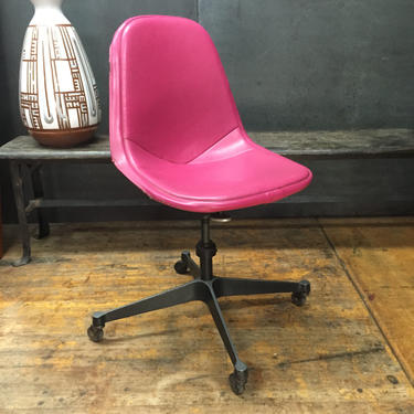 Charles Eames PKCC-A-1 Pink Vinyl Wire Chair Herman Miller 