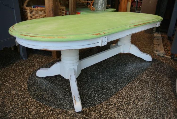 Green + white shabby chic coffee table. Miss Pixies