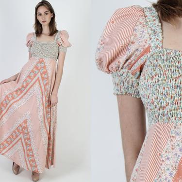 Jody T Calico Floral Maxi Dress / Vintage 70s Country Prairie Dress / 1970s Smocked Elastic Bust Bohemian Maxi Dress 