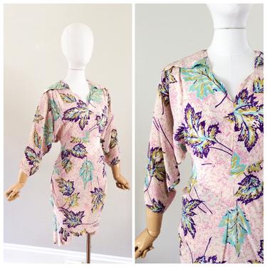 40s Leaf Print Rayon Dress / 1940s Vintage Purple Novelty Print Dress / Medium / Size 8 
