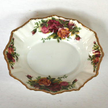 vintage royal albert old country roses soap dish or nut dish 