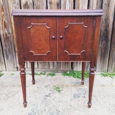 Vintage sewing table. Machine removed. Good for tv stand, entryway table or end table. 24 wide 17 deep 31 tall. #vintage #petworth #washingtondc #dc #antique