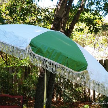 Groovy Green and White Fringe Sunmaster Patio Umbrella 