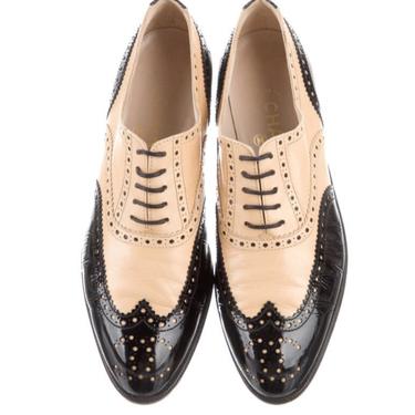 Vintage CHANEL CC Logo Black Beige Patent Leather Lace Up Loafers Oxfords Shoes  IT 38.5 Us 7.5 - 8 