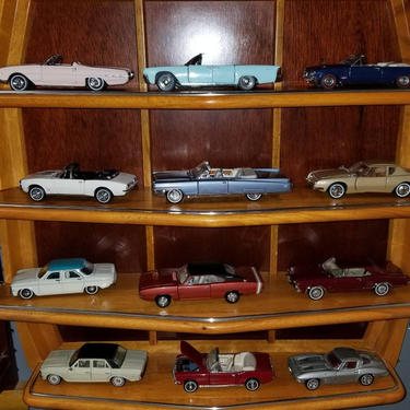 Franklin Mint Company Complete &amp;quot;The Classic Cars of the 60s&amp;quot; set of 12 cars and display shelf. 
