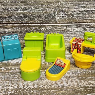 Vintage Fisher Price Play Family House Bathroom Utility Room, Bathtub, Toilet, Sink, Washer &amp; Dryer, Sewing Machine + MORE, Vintage Toys 