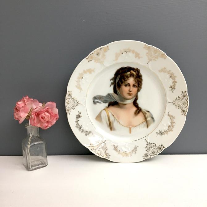 Queen Louise of Prussia cabinet plate - vintage classical decorative plate 