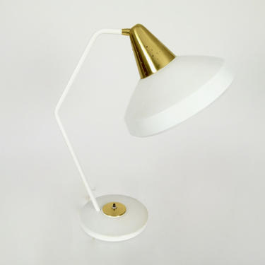 Adjustable Swivelier Desk Lamp