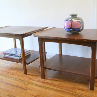 Mid Century Modern Pair of Side End Tables by Lane