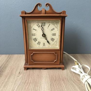 GE electric accent clock #8101A - grandfather styling - 1960s vintage 