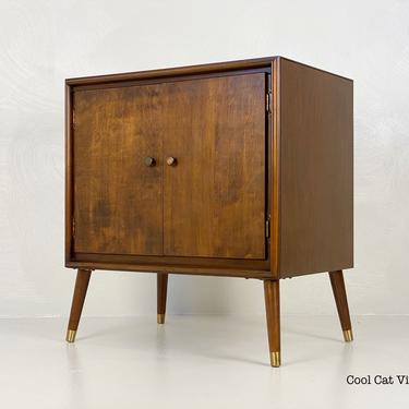 Small Modern Cabinet, Circa 1960s - Please ask for a shipping estimate before you purchase. 