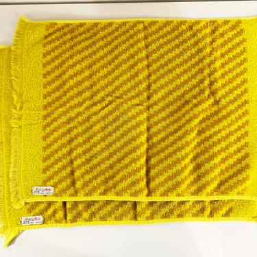 Vintage Cotton Bathroom Hand Towels St. Mary's Towel Washcloth Cloth Decor 1970s 70s Amber Yellow Mid-Century Retro Set of 2 Pair Terrycloth 