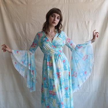 Vintage 70s Angel Sleeve Floral Maxi Dress/ 1970s Dramatic Bell Sleeve Garden Bohemian Dress/ Size Medium 