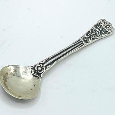 Sterling Silver Salt Cellar Miniature Spoon Ornate floral  Design 