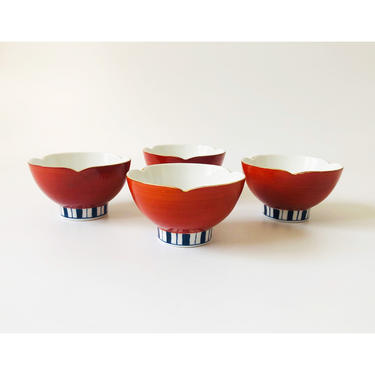 Vintage Blue and Red Lotus Bowls / Set of 4 