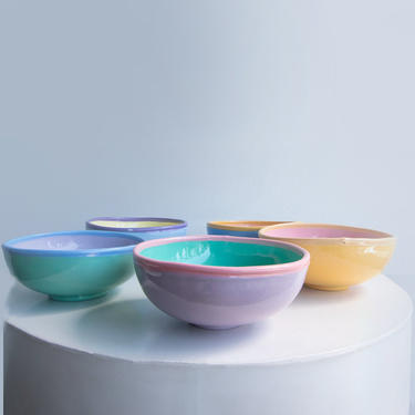 SOLD | Vintage 1986 Ceramic bowls set of 5 mid century colorful art deco handmade &amp;quot;Samoll&amp;quot; signature on bottom 