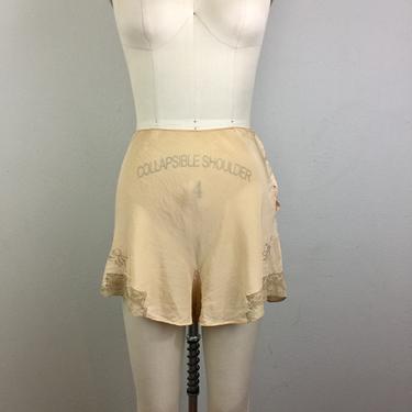 Vintage 20s 30s Peach Tap Pants Silk Lace Embroidery 1920s 1930s Lingerie Shorts Underwear Panties Flapper Deco S/M 