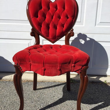 Heart Back Velvet Victorian Reproduction Accent Chair Red 
