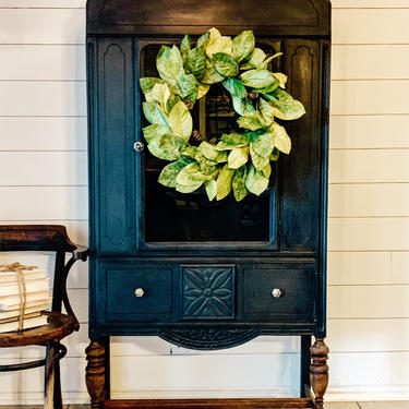 SOLD-Vintage China Cabinet Hutch -*Pick Up or Local Delivery Only 