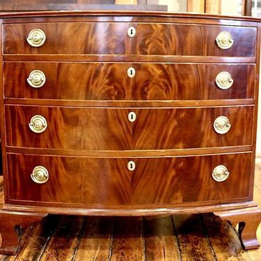 Swell Front 4 Drawer Chest Mahogany with Ogee Bracket Base. Rhode Island , Circa 1800