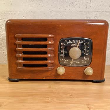 1941 Zenith Table Radio 6D525, Elec Restored "Toaster" 