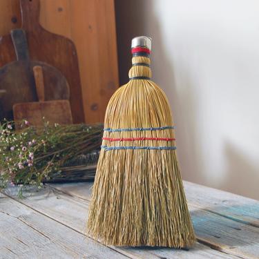 Vintage whisk broom / vintage whisk brush / wire wrapped handheld brush / primitive brush / country farmhouse / vintage kitchen / 
