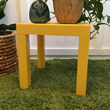 Plastic molded 1970s Yellow Molded Table, Parsons Plant Stand Modular Style Table 